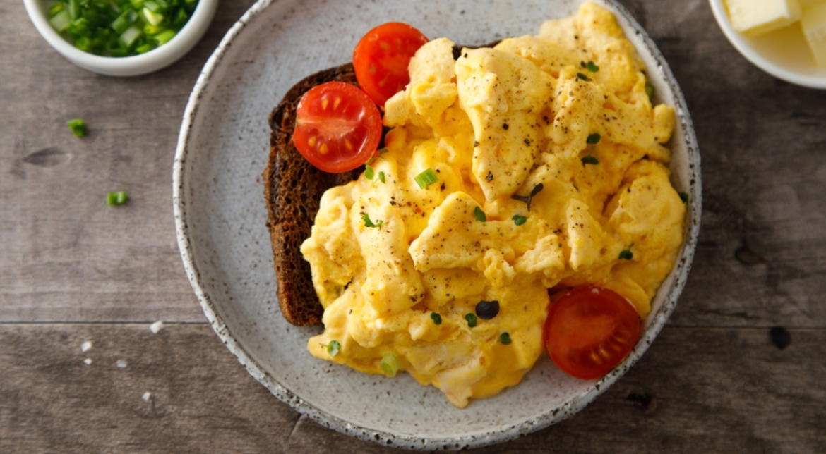 Voici comment cuire les œufs pour obtenir tous leurs nutriments, selon les experts