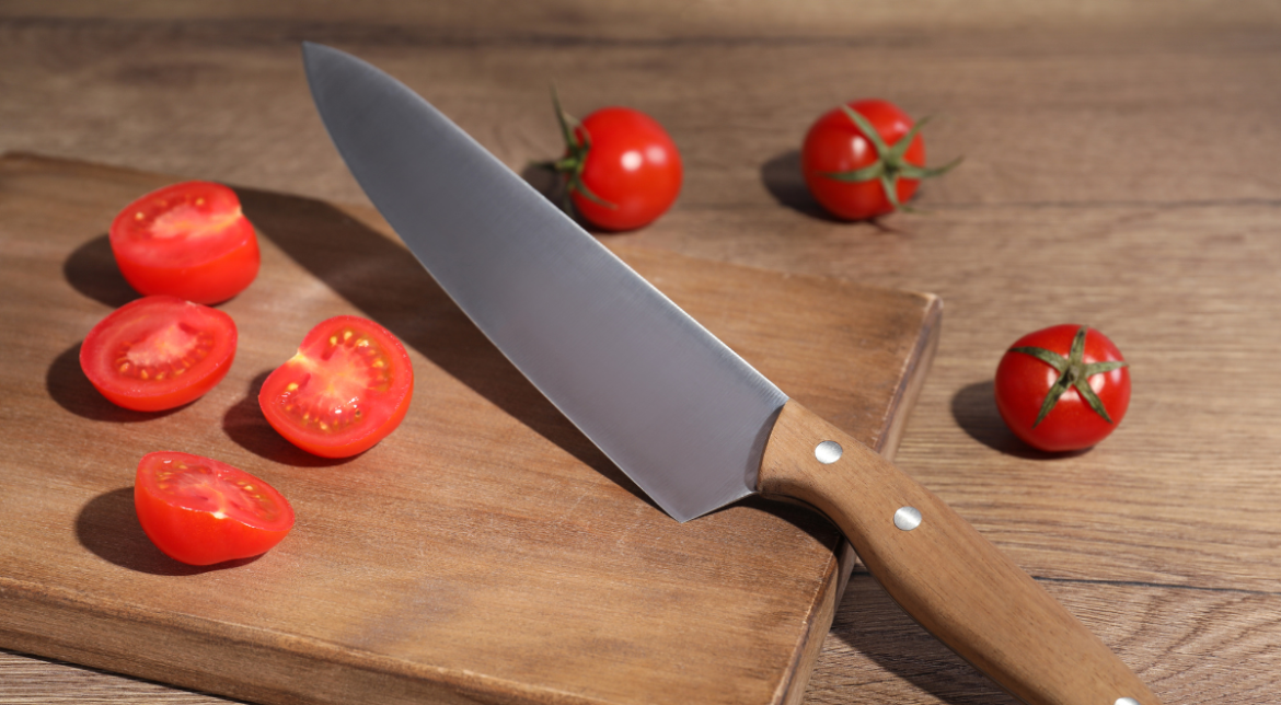 Couteau Santoku vs couteau de chef : différences