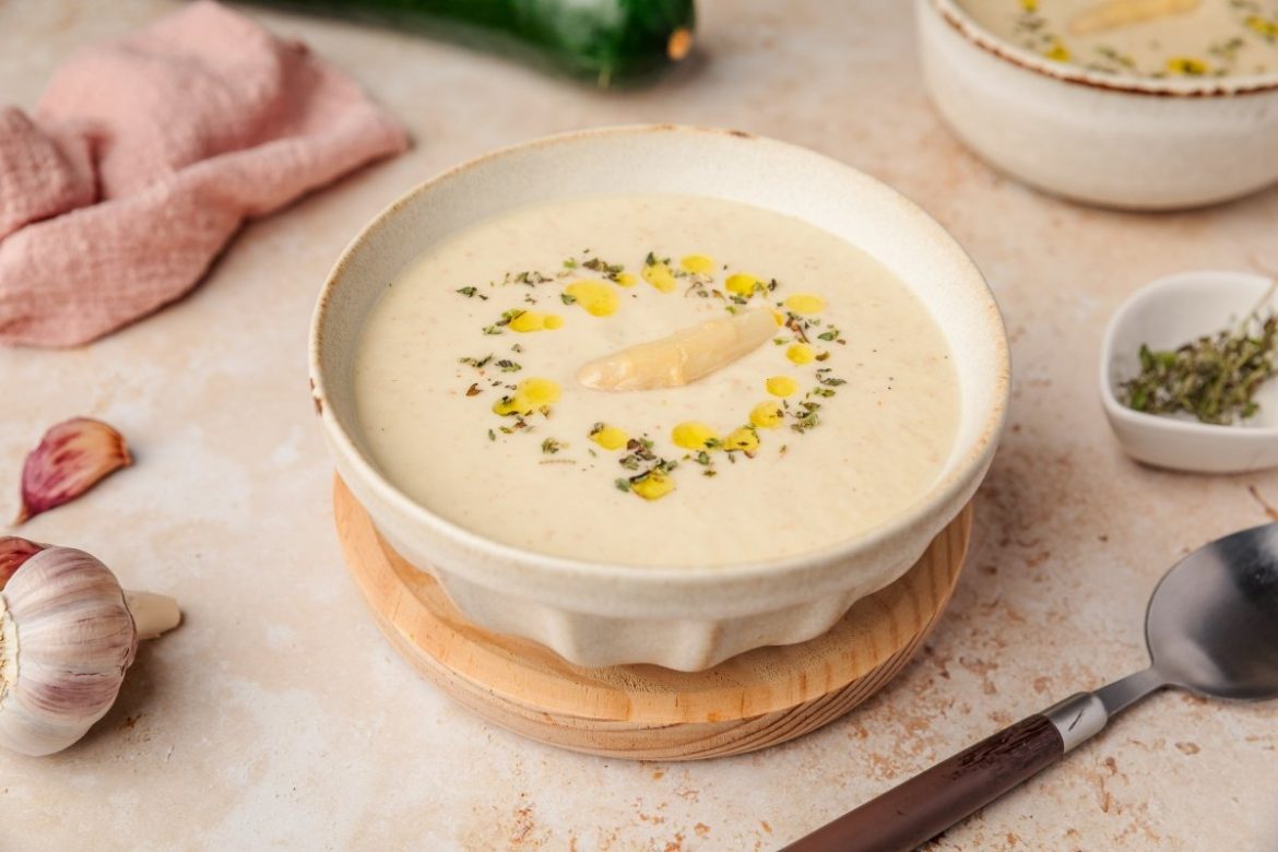 soupe froide très savoureuse qui se prépare facilement avec et sans Thermomix