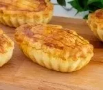 Agujas de ternera: la receta de los hojaldres rellenos de carne típicos de Madrid